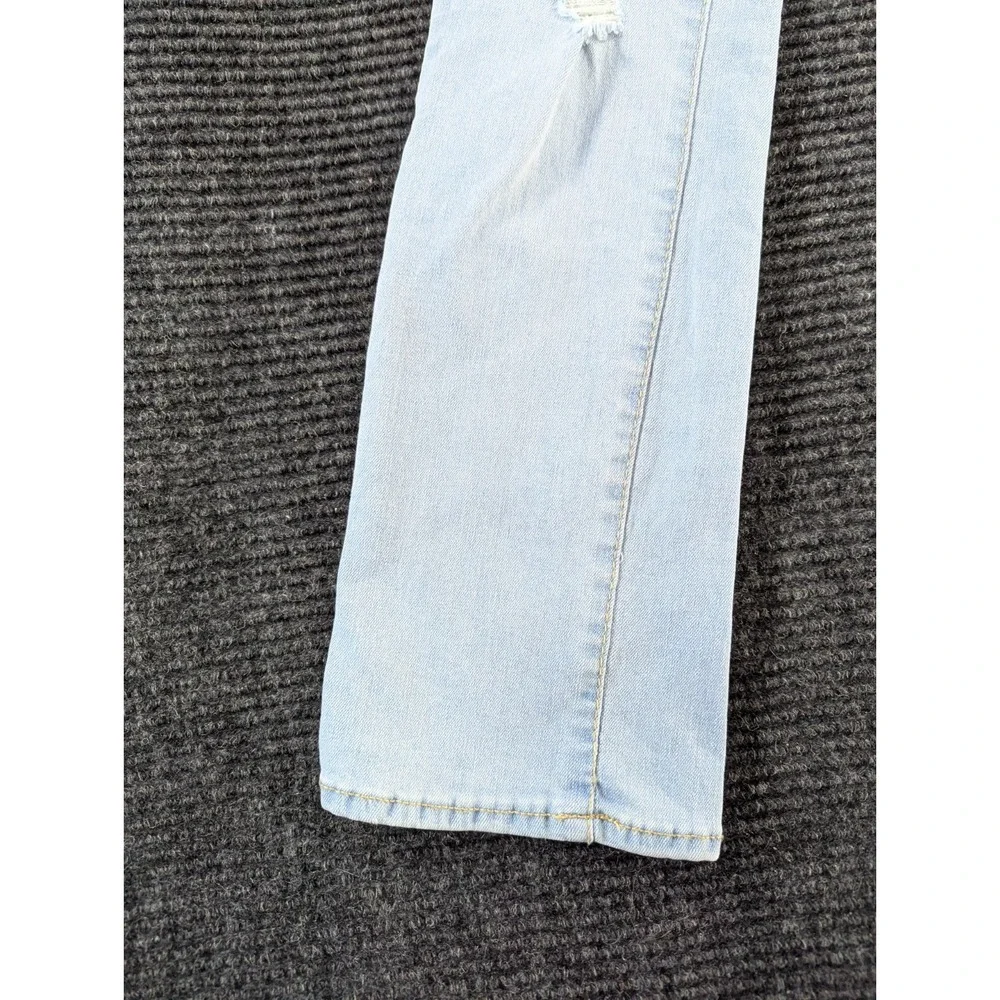Levis Jeans Boys 8 Blue Denim Light Wash Distressed 5 Pocket Classic Bootcut